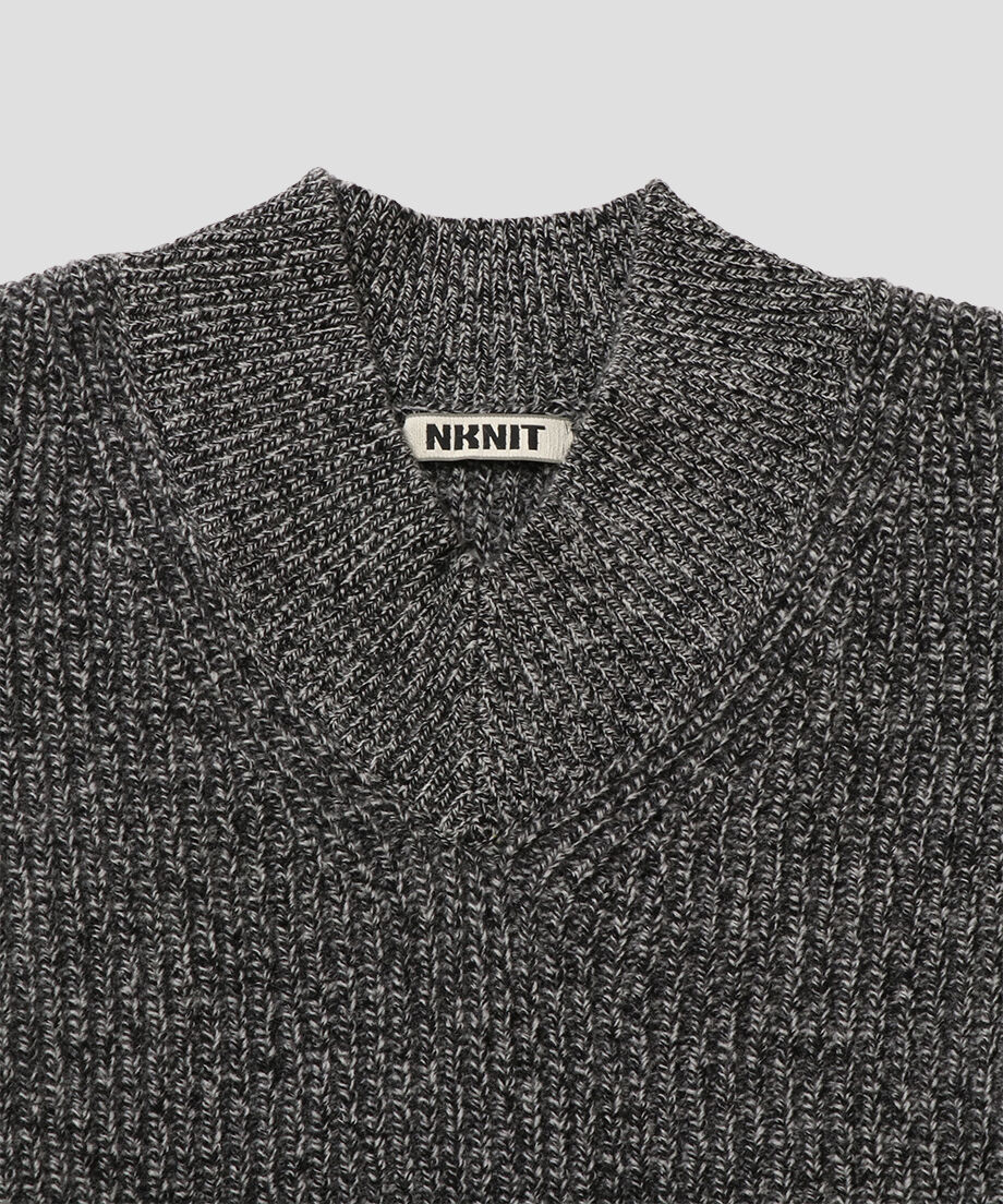 soft wool short V-neck KNIT_6