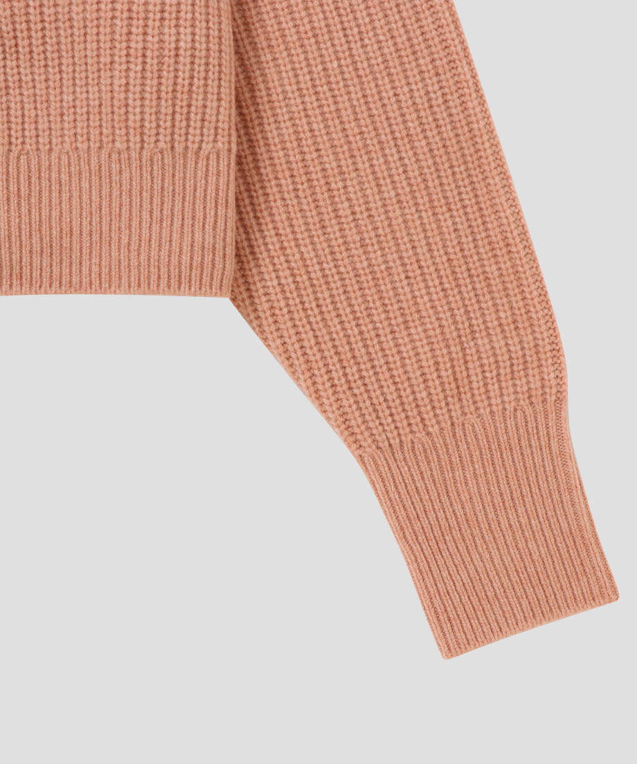 soft wool short V-neck KNIT_11