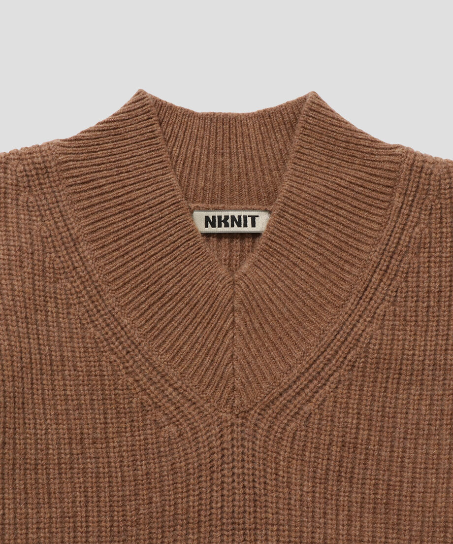 soft wool short V-neck KNIT_15