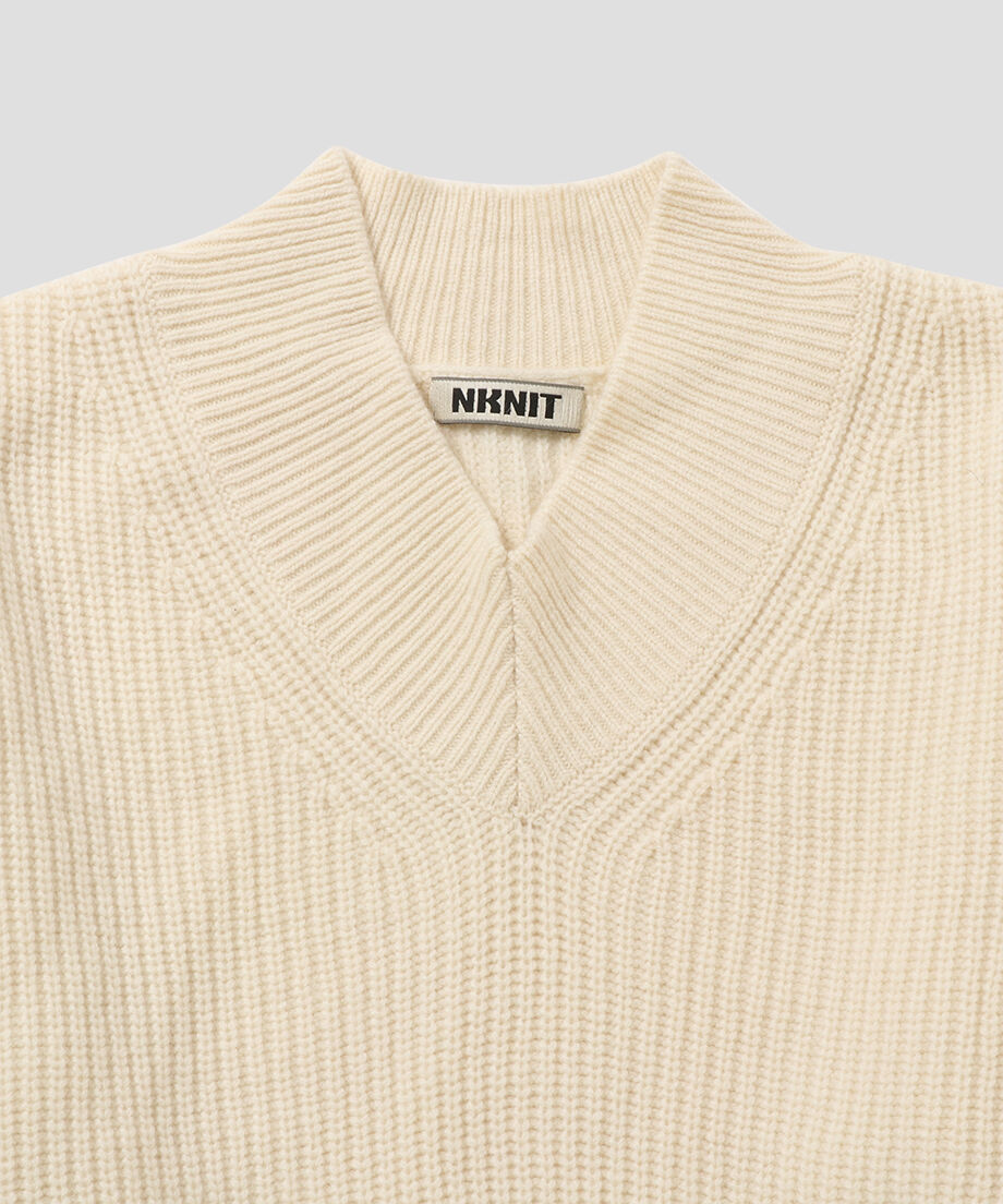 soft wool short V-neck KNIT_12