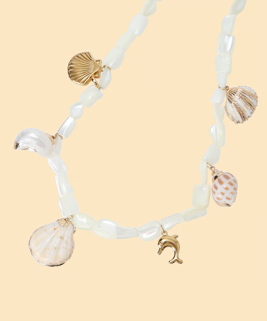 shell charm raffia hat